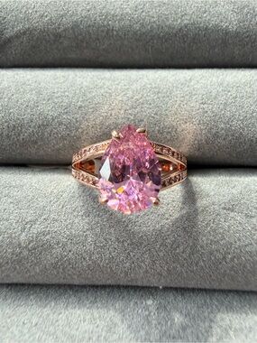 Fragrant Jewels Rose Gold Pear-Cut Pink Gemstone Ring